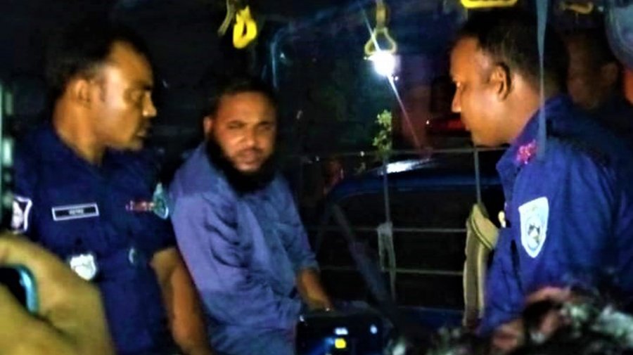 ছাত্রকে বলাৎকারের অভিযোগে মাদ্রাসার শিক্ষক গ্রেফতার