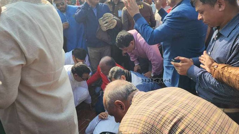 স্মৃতিসৌধে শ্রদ্ধা জানাতে গিয়ে হঠাৎ অসুস্থ মির্জা ফখরুল