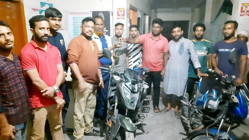 ককটেল ফাটিয়ে ৭০ ভরি স্বর্ণ লুট