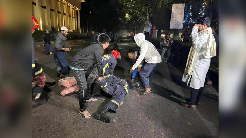 সচিবালয়ে ভয়াবহ আগুন: ফায়ার কর্মীকে ট্রাকচাপা