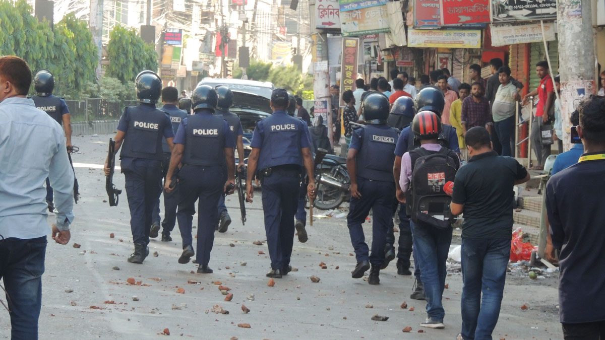 ফেনীতে বিএনপি-পুলিশ সংঘর্ষ, আহত শতাধিক
