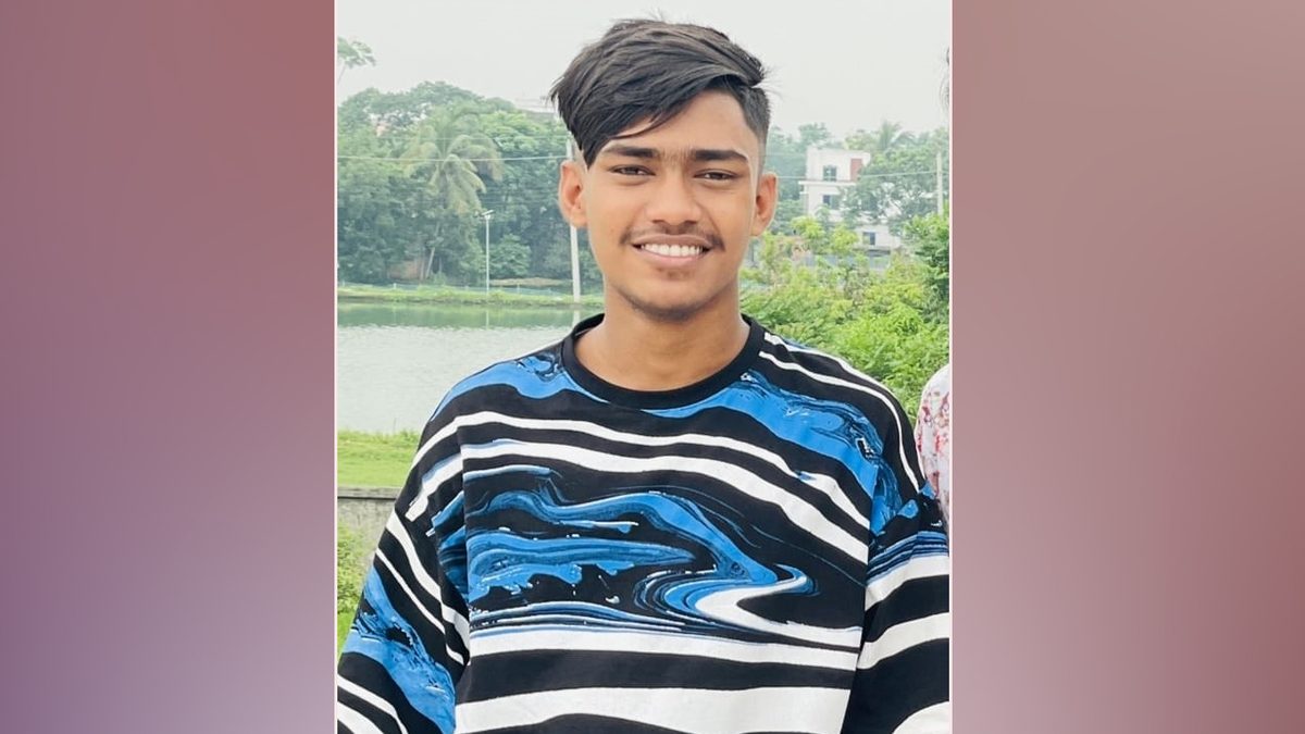 বন্ধুদের সঙ্গে ট্রেন ভ্রমণে বের হয়ে তরুণের মৃত্যু