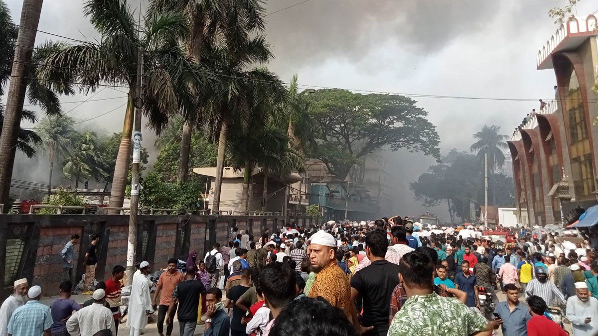 ফায়ার সার্ভিসের প্রধান কার্যালয়ে হামলা-ভাঙচুর