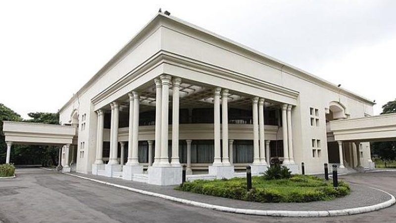 সাবেক উপদেষ্টাদের চলতি মাসেই সরকারি বাসা ছাড়ার নির্দেশনা, না হলে দিতে হবে ভাড়া