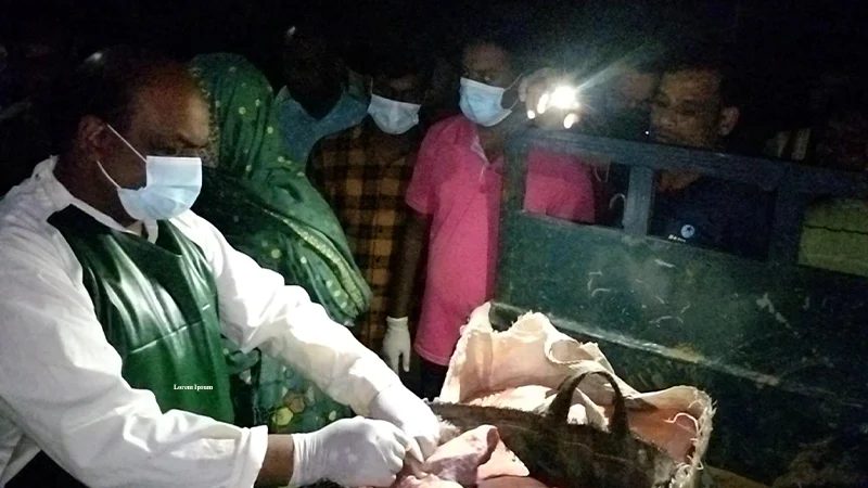 অসুস্থ গরু জবাই করে মাংস পাচার, দুই ব্যবসায়ীকে জরিমানা