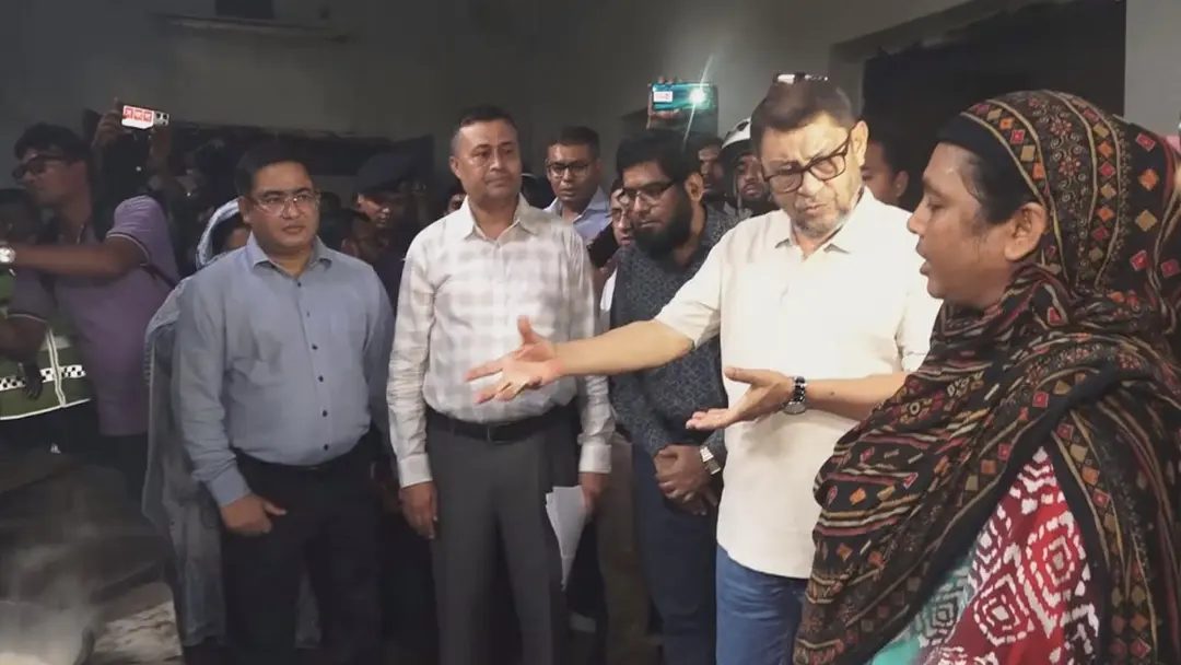 আকস্মিক কুষ্টিয়া জেনারেল হাসপাতাল পরিদর্শনে স্বাস্থ্যমন্ত্রী,অপরিষ্কার পরিবেশ দেখে ক্ষোভ
