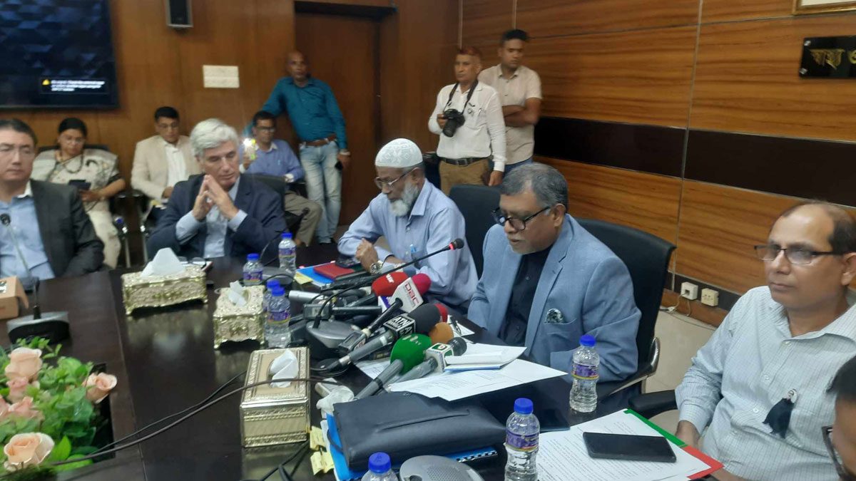 ডেঙ্গু সংক্রমণ না কমার পেছনে মশা নিধনে ব্যর্থতা দায়ী : স্বাস্থ্যমন্ত্রীস্বাস্থ্যমন্ত্রী