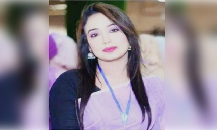 স্বামীকে ভিডিও কলে রেখে ফাঁস দিলেন স্ত্রী!
