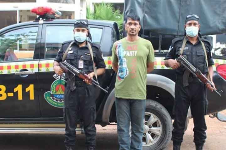 বিদেশি পিস্তলসহ সাবেক ছাত্রদল নেতা জাকির গ্রেপ্তার