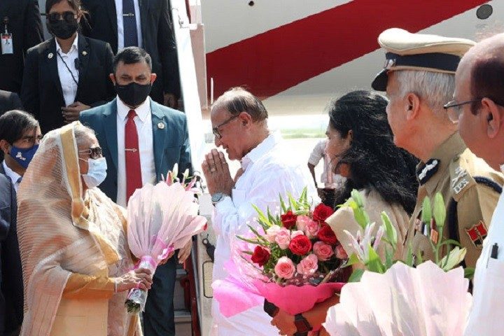ভারত সফর শেষে ঢাকার পথে প্রধানমন্ত্রী