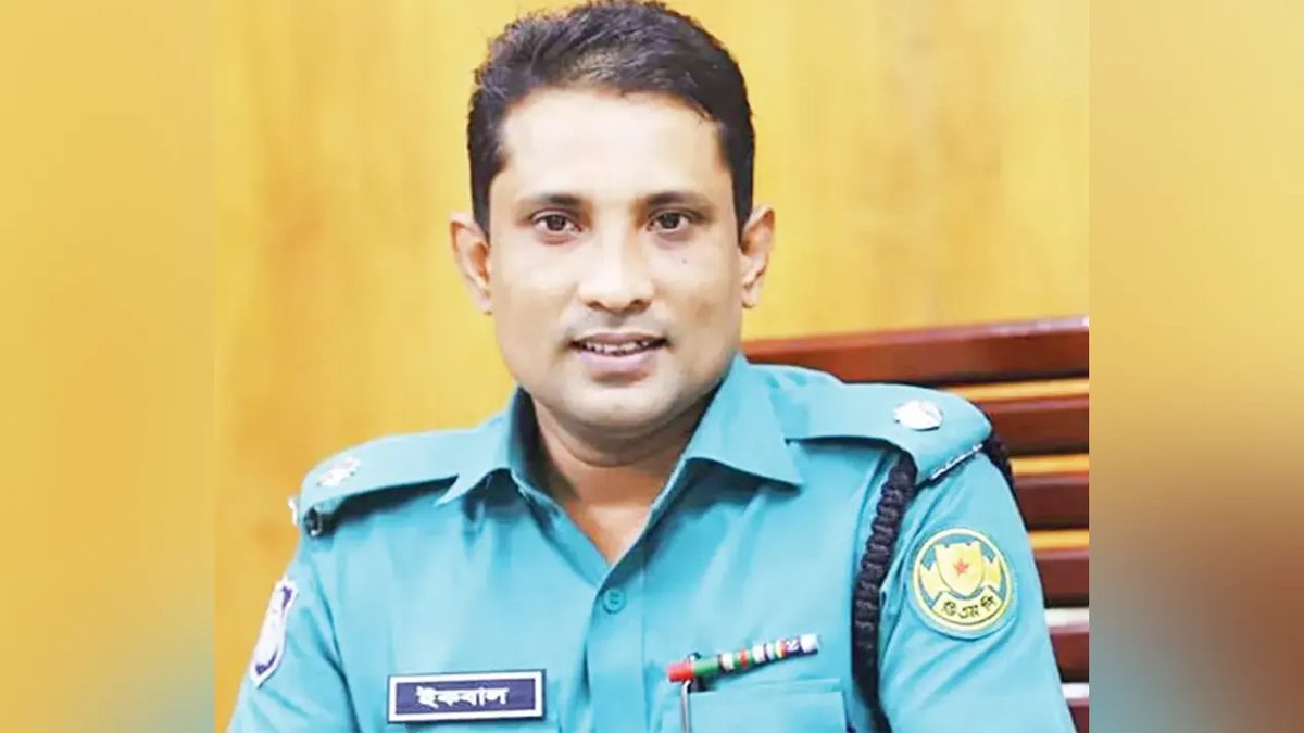 ‘গুলি করি, মরে একটা, একটাই যায় স্যার’ বলা সেই ডিসি বরখাস্ত
