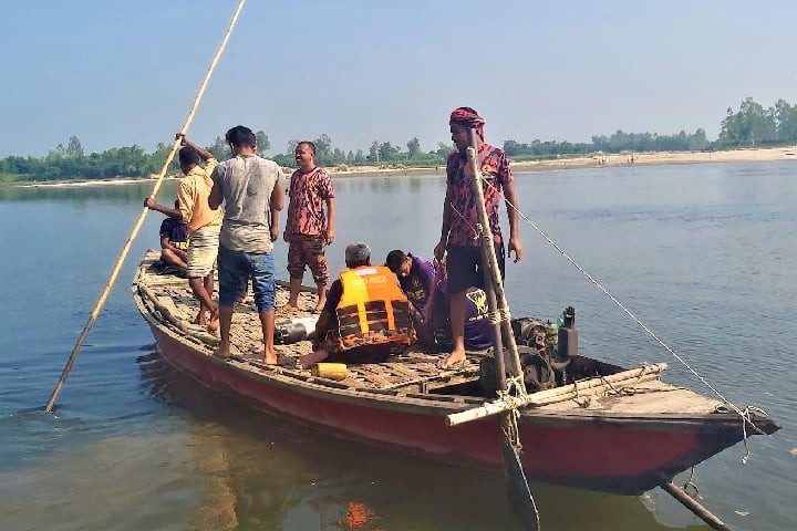 পঞ্চগড়ে নৌকাডুবি : ইজারাদার ও এক মাঝি গ্রেপ্তার