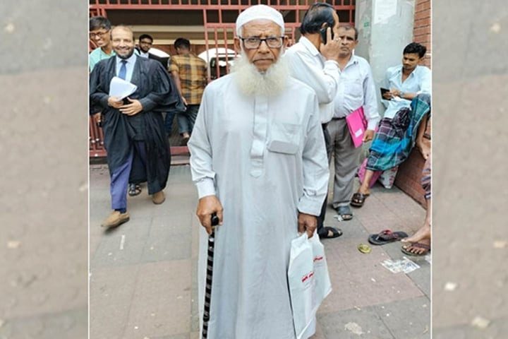 ছেলের বিরুদ্ধে বাবার মামলা