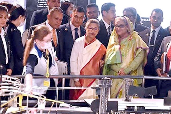 জাপানের বিজ্ঞান জাদুঘর পরিদর্শন করলেন প্রধানমন্ত্রী