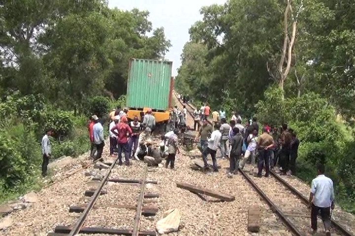 ব্রাহ্মণবাড়িয়ায় ট্রেনের বগি লাইনচ্যুত, ৫ সদস্যের তদন্ত কমিটি গঠন