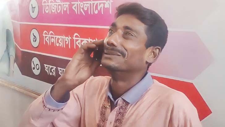 মনোনয়ন বাতিল হওয়ায় কান্নায় ভেঙে পড়লেন সেই গ্রামপুলিশ
