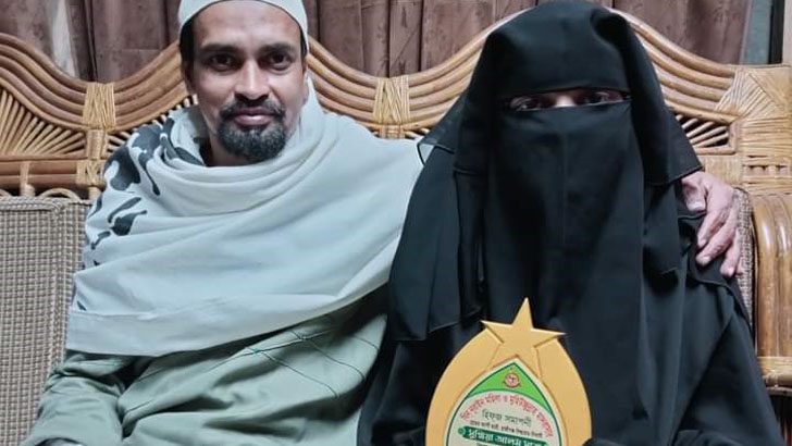 ১৮ মাসে পবিত্র কুরআনে হাফেজা হলেন ১২ বছরের সুম্মিয়া