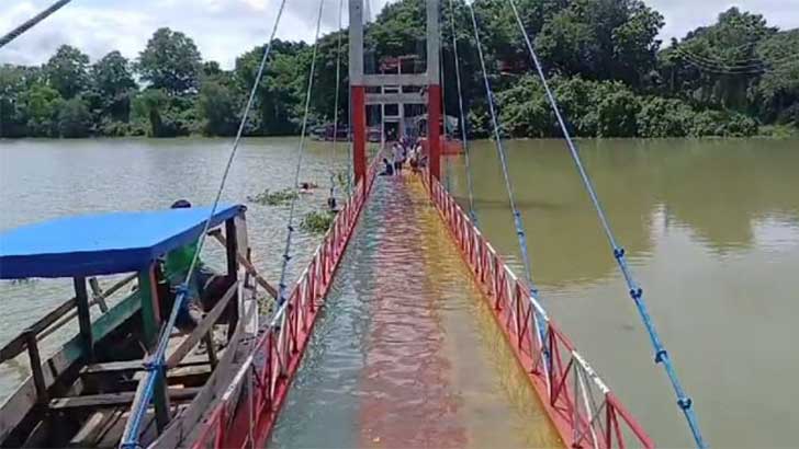 কাপ্তাই হ্রদে পানি বেড়ে ডুবে গেল ঝুলন্ত সেতু