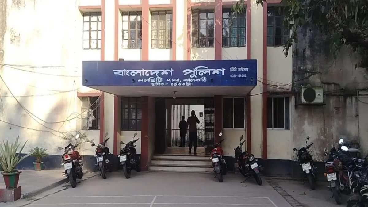 বাবার মৃত্যুসংবাদে বাড়ি ফেরার পথে মেয়ের মৃত্যু