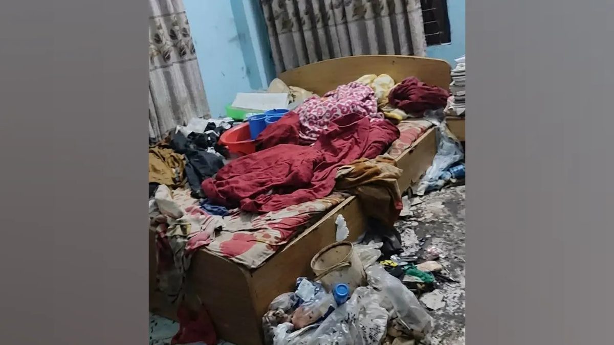 ছেলে বুয়েট শিক্ষক ও যুগ্মসচিব, বৃদ্ধা মায়ের মরদেহে পচন ধরলেও খোঁজ নেয়নি কেউ