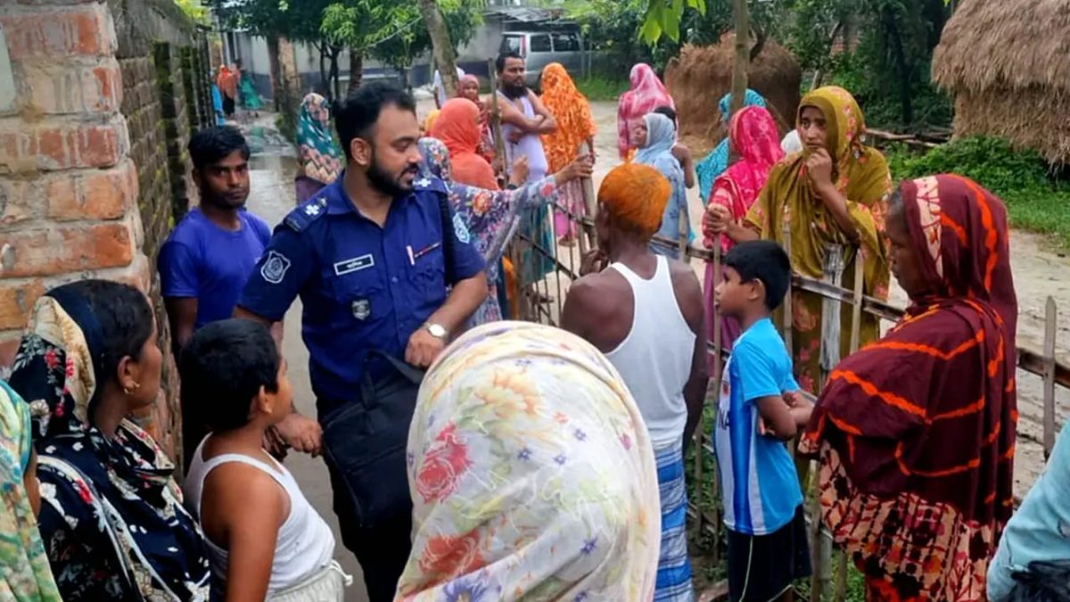 স্বামীকে অন্য ঘরে ঘুমাতে বলায় স্ত্রীকে হত্যা