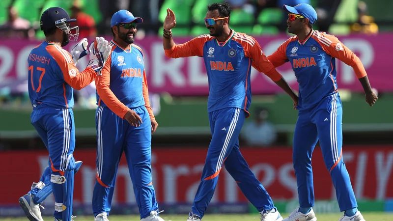 ইংল্যান্ডকে হারিয়ে বিশ্বকাপ ফাইনালে ভারত