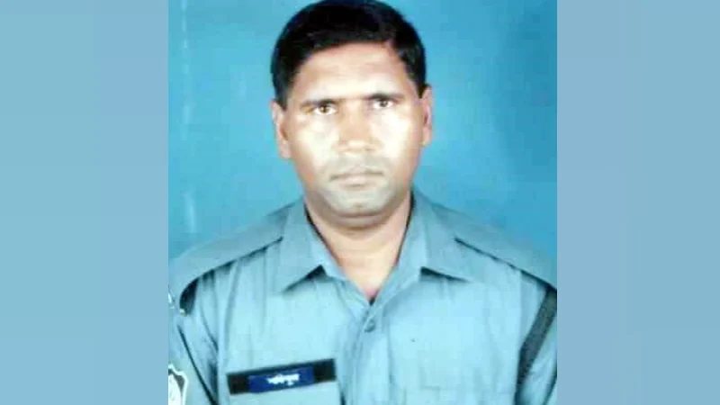 থানায় দায়িত্বরত অবস্থায় পুলিশ সদস্যের মৃত্যু