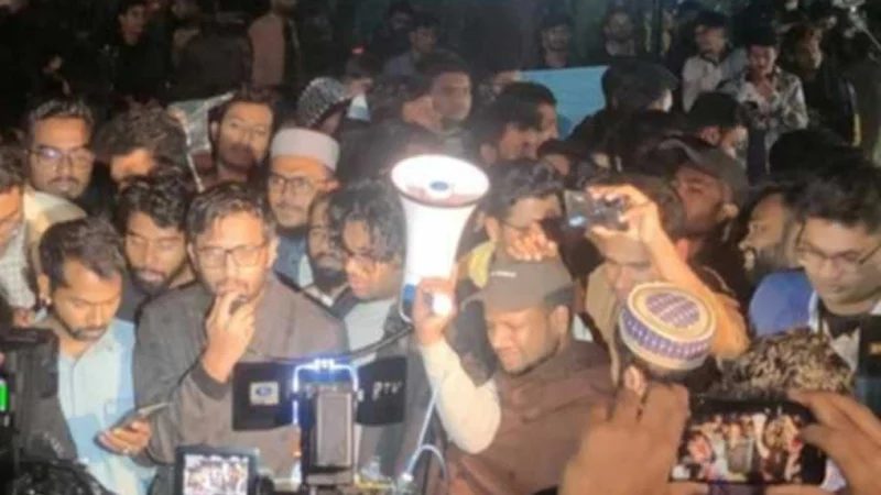 জগন্নাথ বিশ্ববিদ্যালয় শাটডাউন ঘোষণা, অনশন প্রত্যাহার