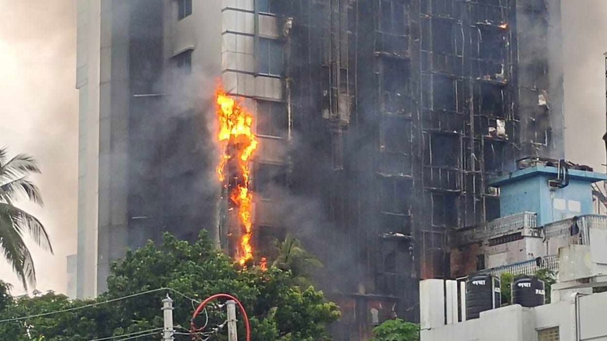 যশোরে ১৪ তলা ভবনে আগুন, নিহত ৬