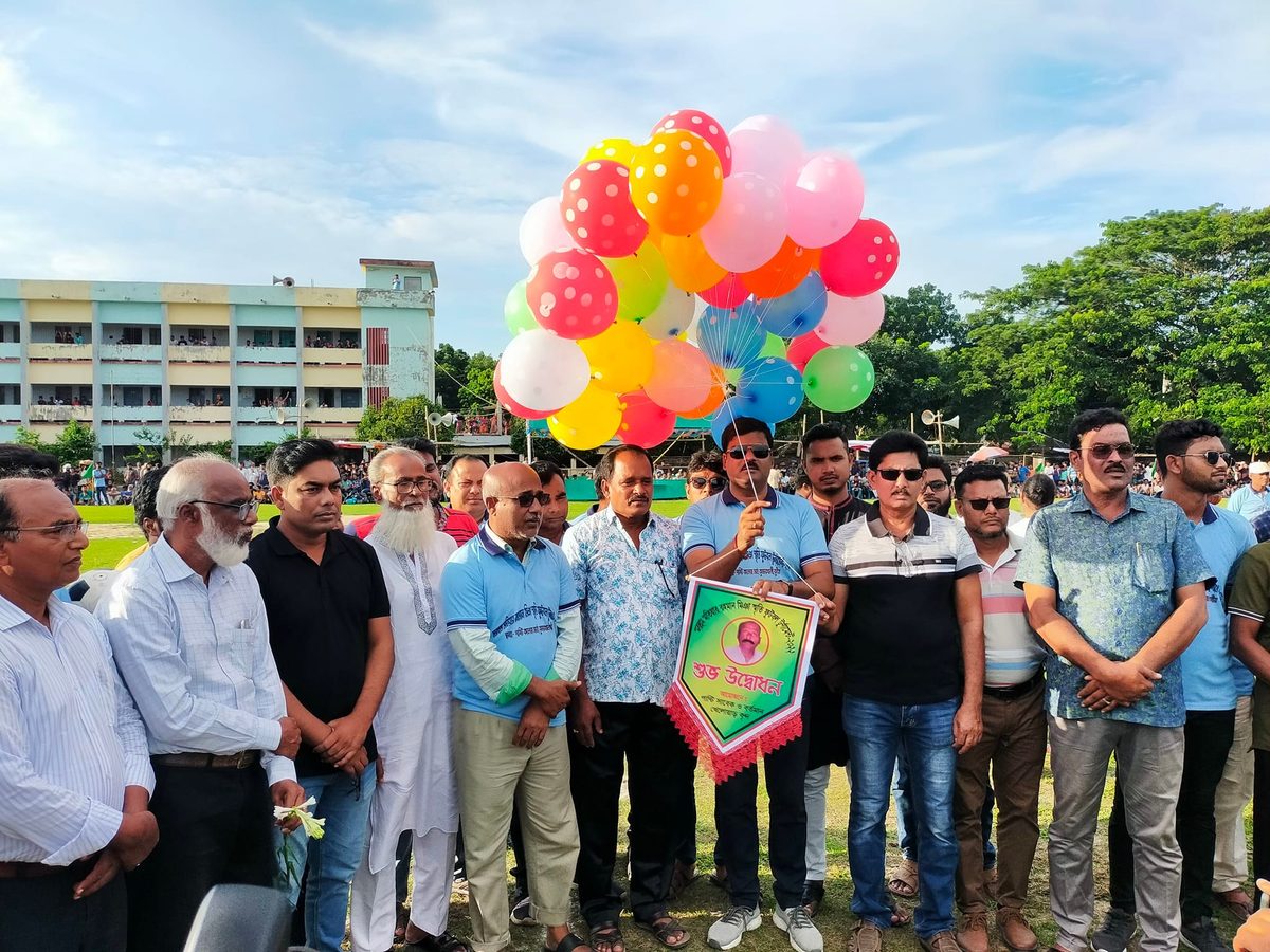 মরহুম মতিয়ার রহমান মিঞা স্মৃতি ফুটবল টুর্ণামেন্টের উদ্বোধন
