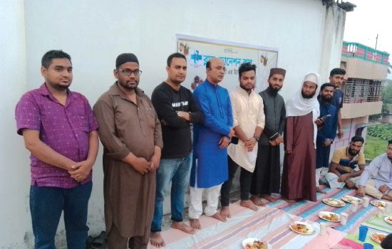 ব্লাড ডোনেশন ক্লাবের উদ্যোগে দোয়া ও ইফতার মাহফিল