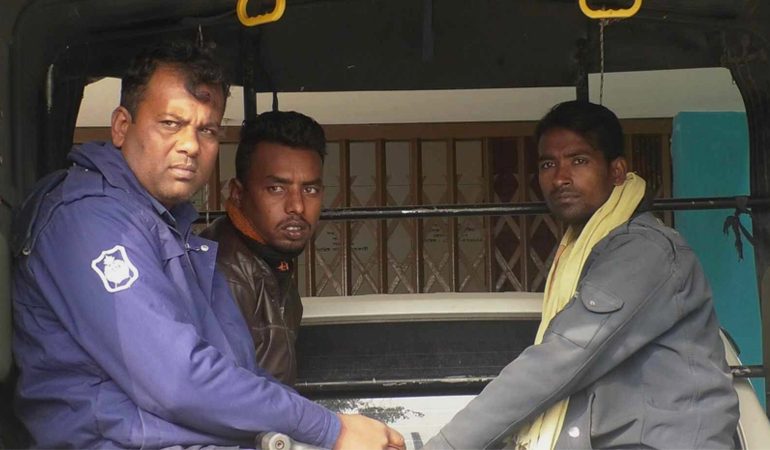 অবৈধভাবে বালু উত্তোলনের অপরাধে ২ জনের জেল