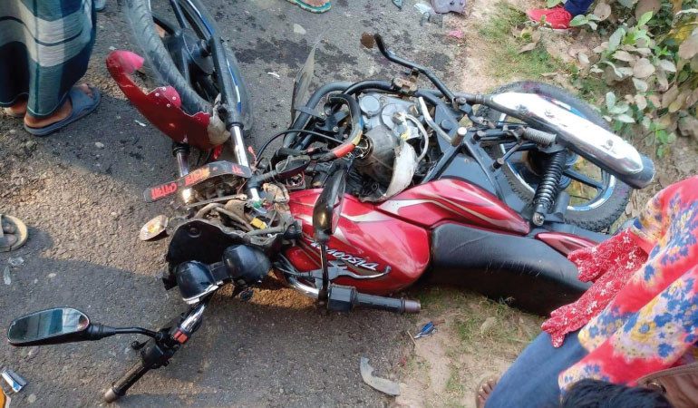 কুষ্টিয়ায় স্যালো ইঞ্জিন চালিত গাড়ির ধাক্কায় রাজমিস্ত্রীর মৃত্যু