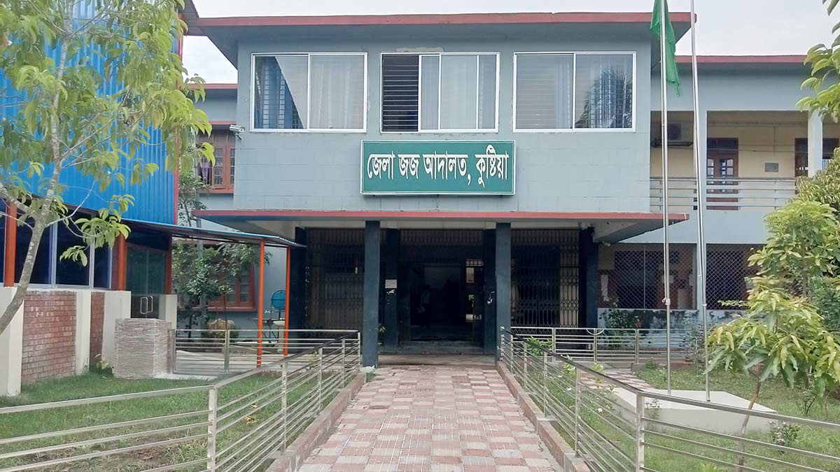 কুষ্টিয়ায় তিনজনকে পুড়িয়ে হত্যা মামলায় ১৯ আসামি কারাগারে