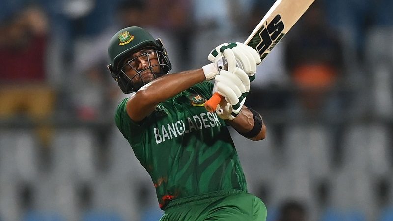 রিয়াদের দুর্দান্ত ইনিংসে লড়াকু পুঁজি পেল বাংলাদেশ
