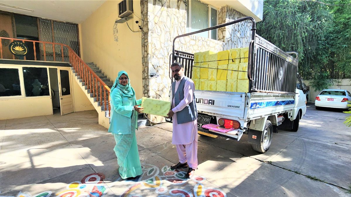 শাহবাজ শরীফের জন্য ১৫০০ কেজি আম উপহার প্রধানমন্ত্রীর