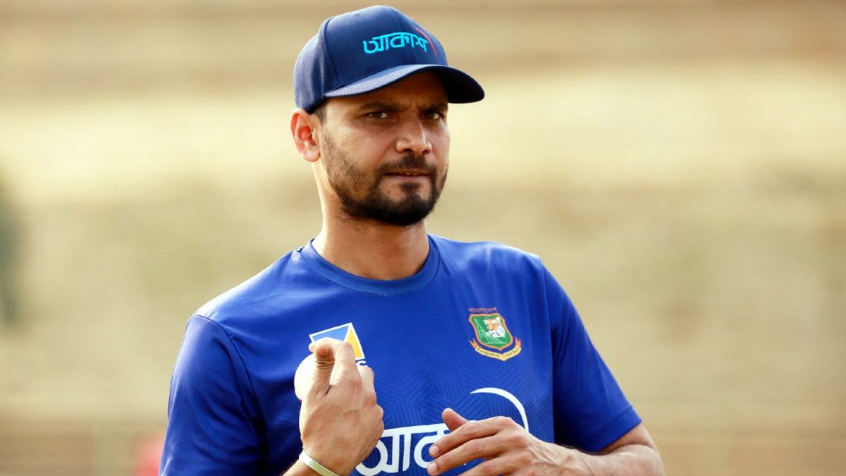 মনোনয়ন ফরম  কিনলেন মাশরাফি
