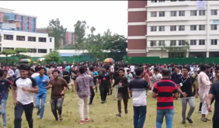 মাইলস্টোনে শিক্ষার্থী-পুলিশ ধাওয়া-পাল্টা ধাওয়া