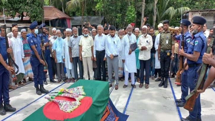 বীরমুক্তিযোদ্ধা আব্দুস সোবহানকে রাষ্ট্রীয় মর্যাদায় দাফন