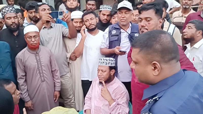 শ্বশুরবাড়ি যাওয়ার পথে আমির হামজার পরিবারের ওপর হামলা