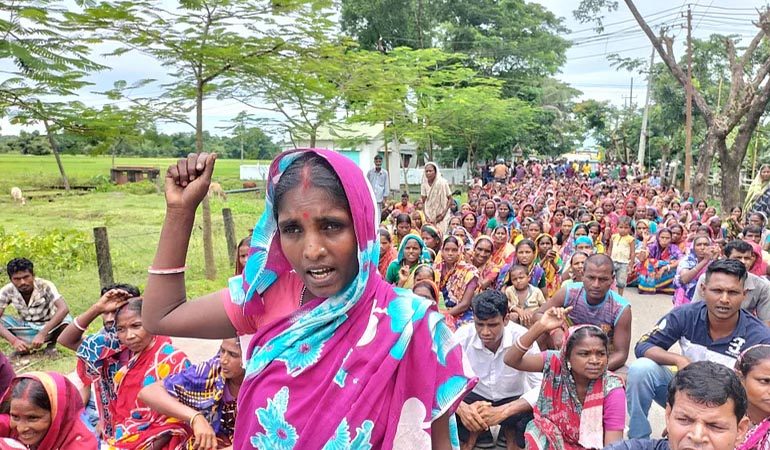 চা শ্রমিকদের ধর্মঘট, সংকট সমাধানে আজ বৈঠক