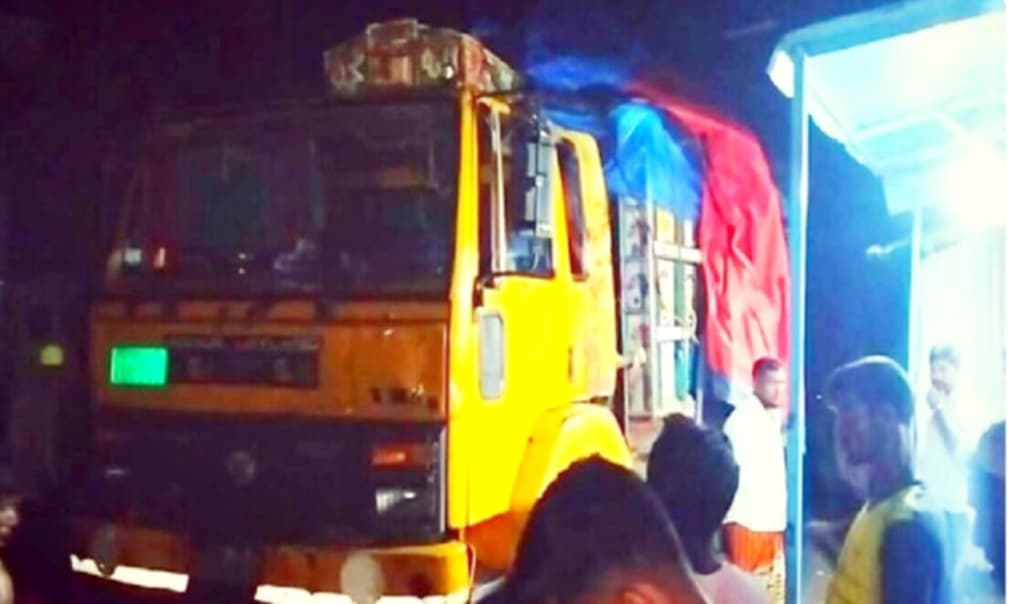 করিমগঞ্জে ৪৩০ বস্তা চোরাই সার জব্দ