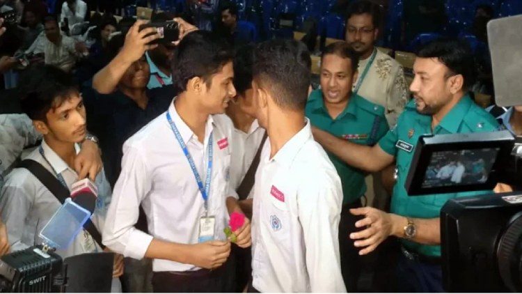 ঢাকা কলেজ-আইডিয়াল কলেজ শিক্ষার্থীদের মধ্যে ‘শান্তিচুক্তি’