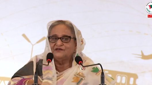 চালসহ ৪ পণ্যের ওপর শুল্ক কমানোর নির্দেশ দিলেন প্রধানমন্ত্রী