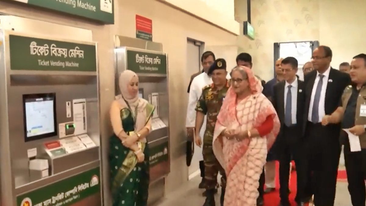 মেট্রোরেলে ২৫ মিনিটে আগারগাঁও থেকে মতিঝিলে পৌঁছালেন প্রধানমন্ত্রী