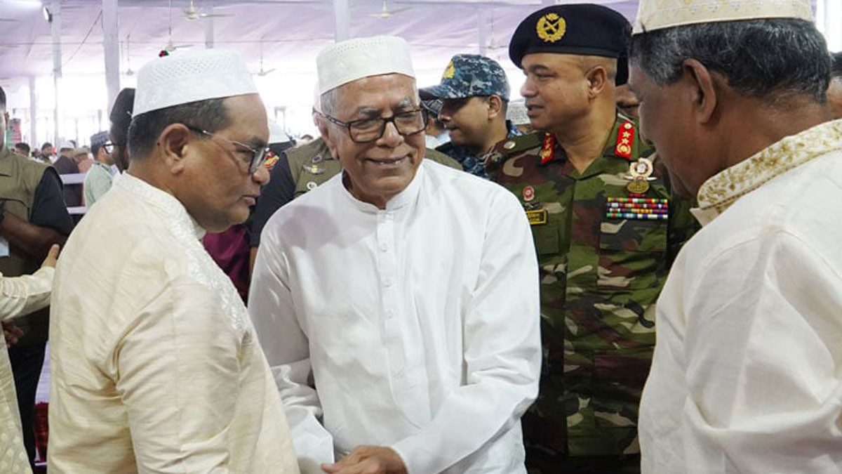 সামর্থ্যবানদের দরিদ্র জনগোষ্ঠীর পাশে দাঁড়ানোর আহ্বান রাষ্ট্রপতির