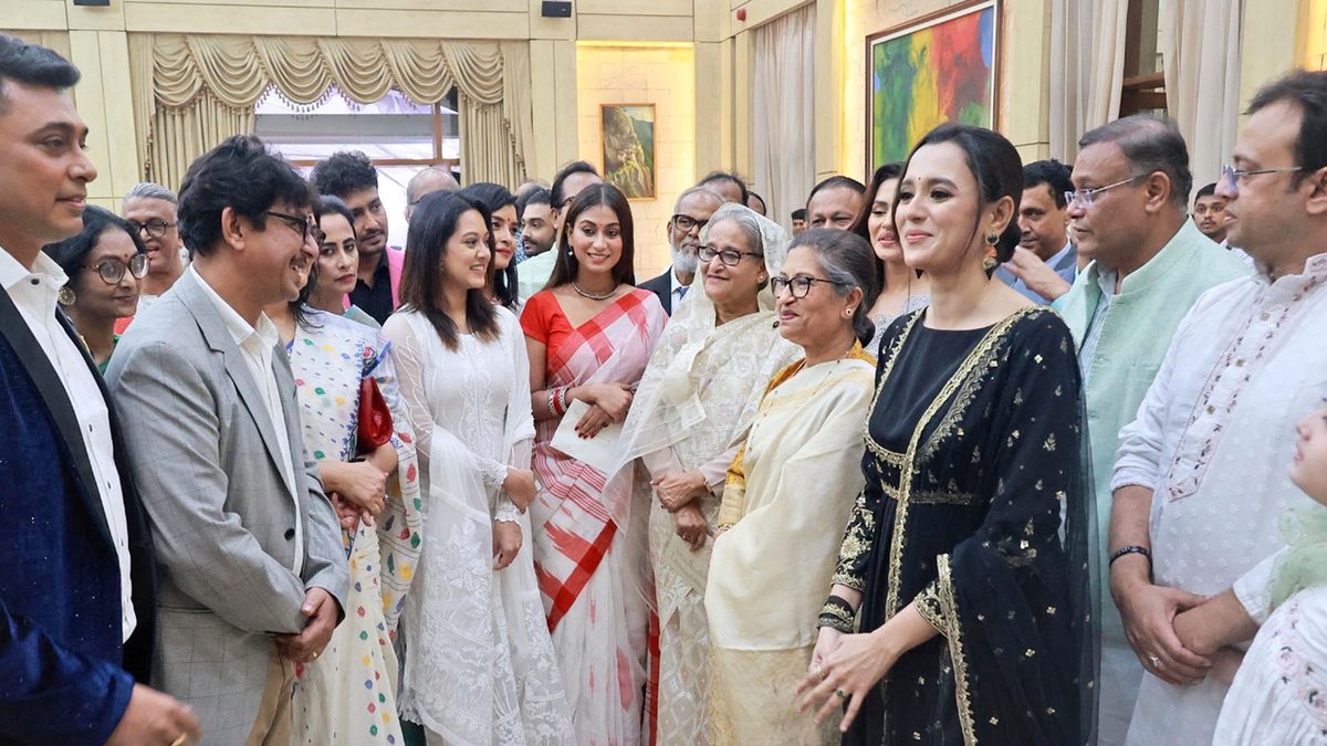 প্রধানমন্ত্রীর সঙ্গে নৈশভোজে শুভ-ফারিয়ারা