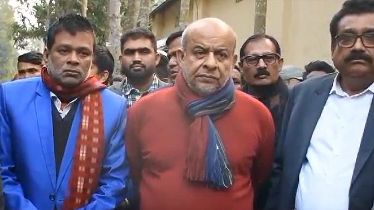 বেনাপোল এক্সপ্রেসের আগুনে নিখোঁজ তালহার বাড়িতে রেলমন্ত্রী