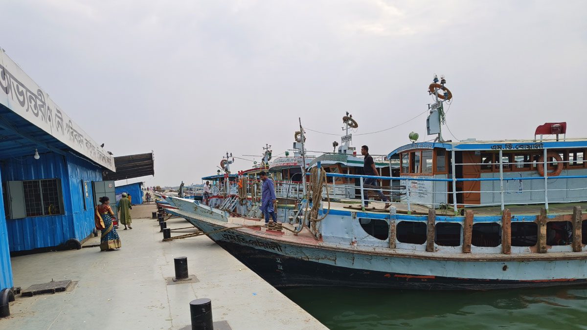 দৌলতদিয়া-পাটুরিয়া নৌরুটে লঞ্চ চলাচল বন্ধ