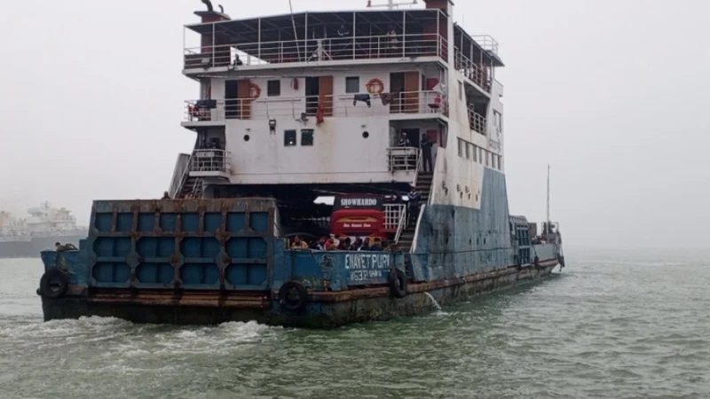 ৯ ঘণ্টা পর দৌলতদিয়া-পাটুরিয়া নৌ রুটে ফেরি চলাচল স্বাভাবিক